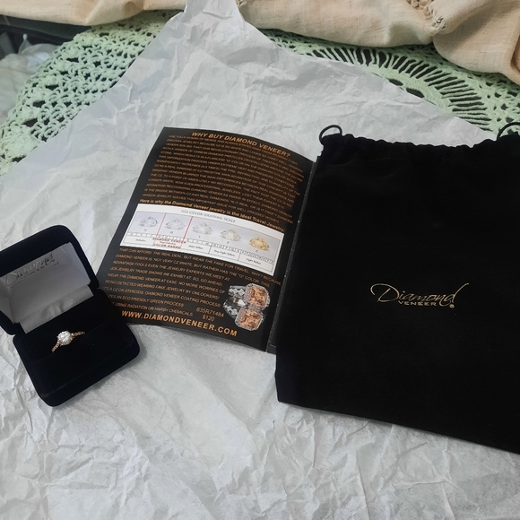 1 Carat Engagement Ring - Picture 7 of 11